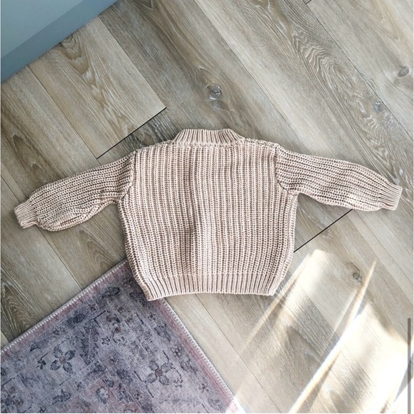 - ILLOURA The Label Chunky Knit Sweater - Picture 3 of 6